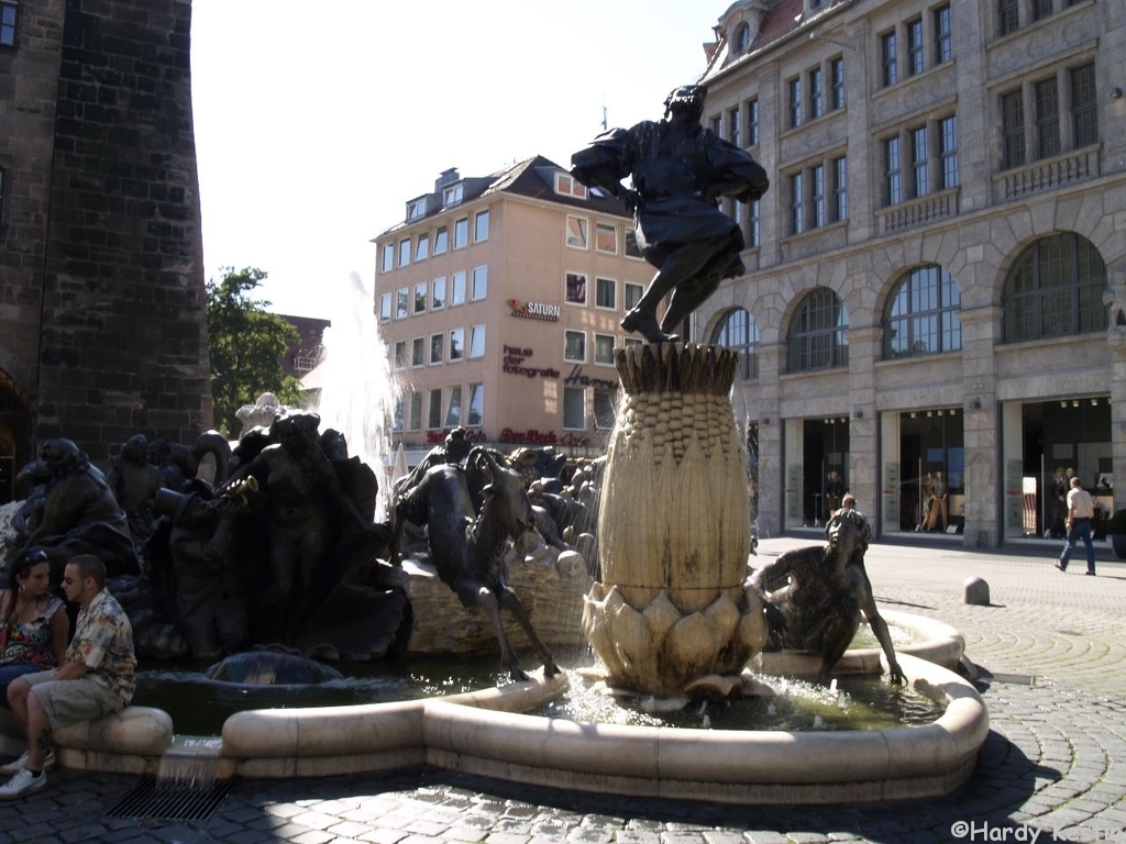 Brunnen "Ehekarussell"