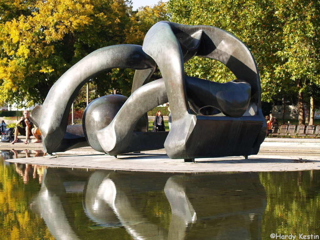 Brunnen auf dem Karlsplatz